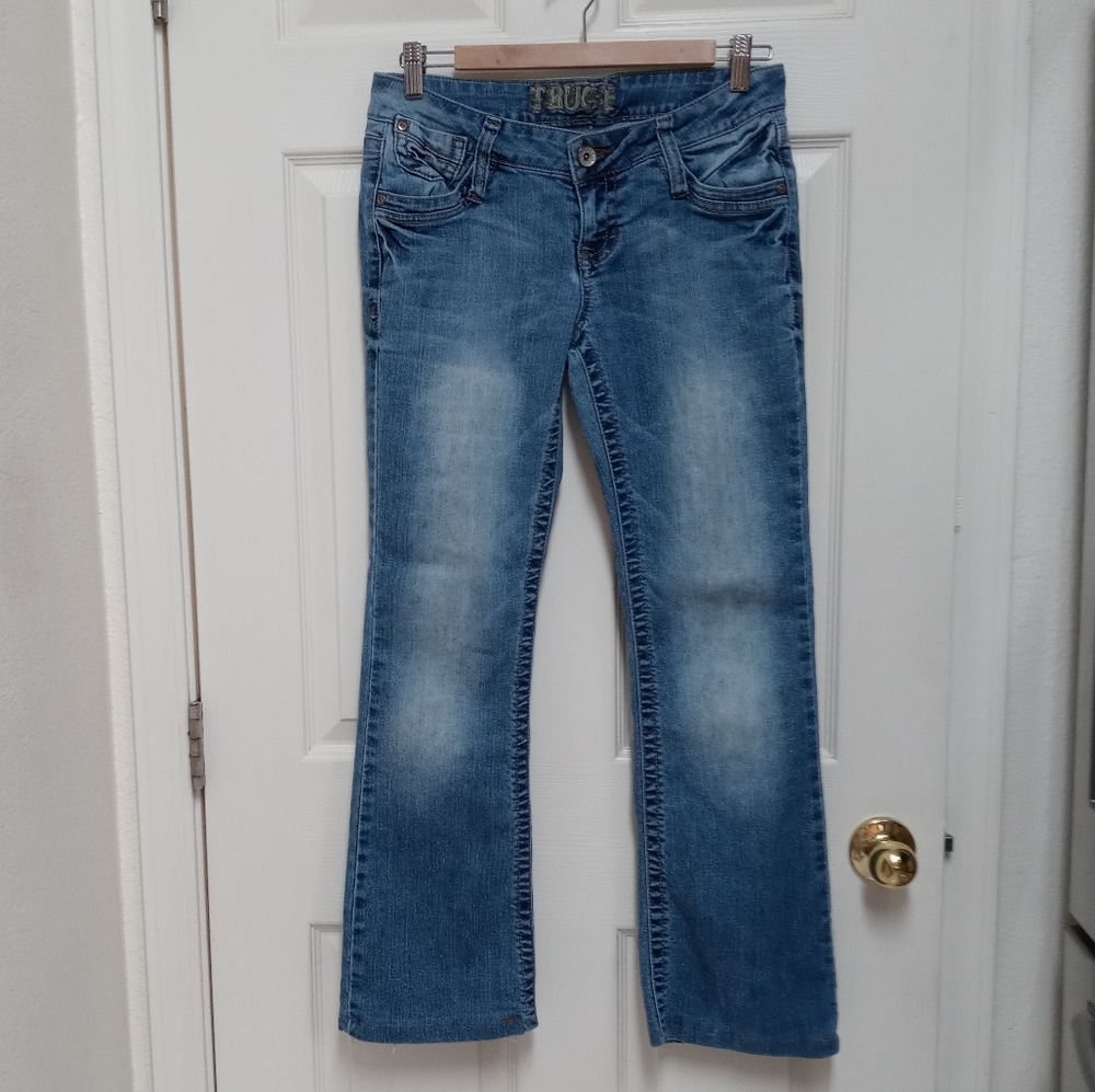 "Truce" Blue Jeans Distressed